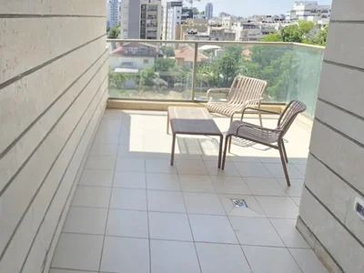 Barrio residencial Coup de coeur a ramat gan magnifique 4 pieces et demie avec acces direct au parc