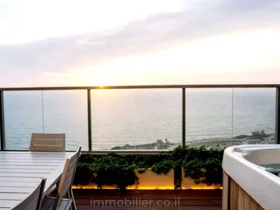 Quartier résidentiel Natanya-south beach. confort et Élégance , duplex meublé avec vue mer