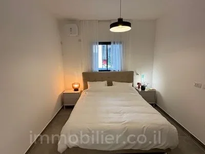 Residential quarter Immeuble neuf 3 pieces equipe et meuble