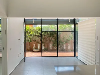 Barrio residencial Appartement de 4 pieces avec jardin a neve tzedek