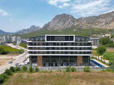Apartamentowiec Apartamenty z Widokiem na Góry i Basenem w Antalyi Konyaaltı