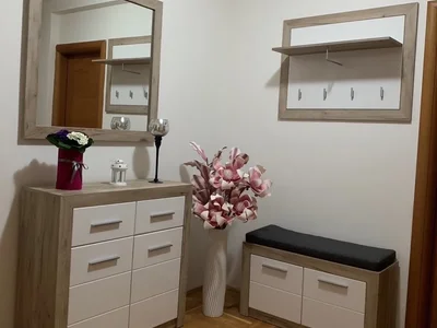 Wohnviertel Stan 80 m² na Izdavanje – Centar, Cetinje