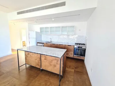 Residential quarter Avec terrasse dans un bel immeuble bon emplacement grand a ne pas manquer bien agence spacieux bel appartement magnifique