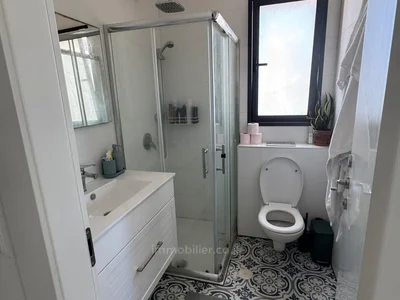 Dzielnica mieszkaniowa Appartement 3 pieces rue ehud manor a bat yam 76m16m vue degagee