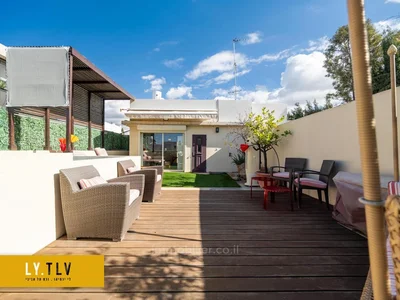 Quartier résidentiel Incroyable duplex penthouse dans une ruelle calme entre yehuda hamaccabi et le parc hayarkon