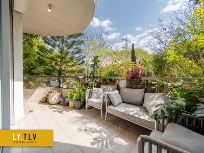 Жилой квартал Superbe 4 pieces renove a bavli devant le parc