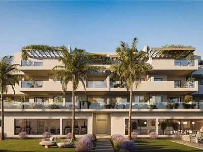 Edificio de apartamentos Modernas viviendas en la costa con soláriums y piscina en Málaga