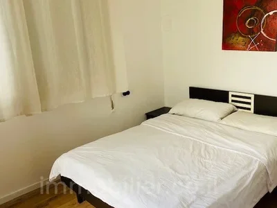 Dzielnica mieszkaniowa 3 pieces a renover 2 balcons proche mer