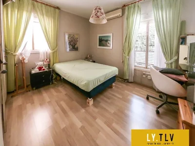 Quartier résidentiel Superbe 100 m2 a deux pas de la mer avec parking et ascenseur