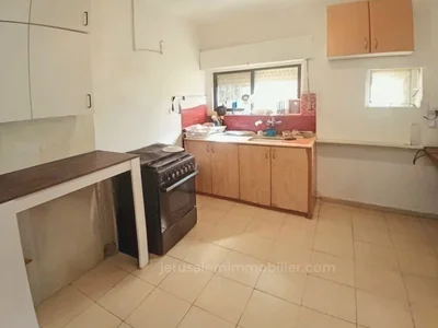 Residential quarter Rez de jardin rare avec jardin privatif cadastre au coeur de beit hakerem jerusalem immobilier 026786595