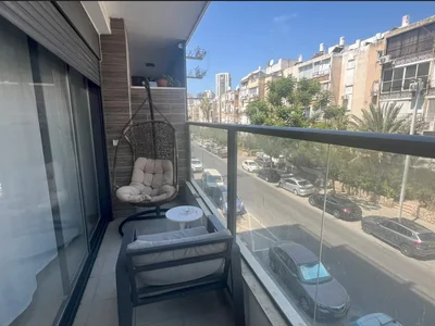 Wohnviertel Emplacement ideal grand 3 pieces a vendre proche de la mer et des commerces centre ville bat yam