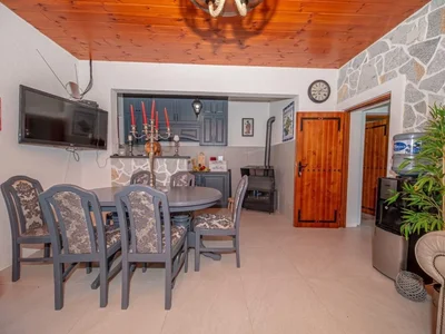 Cabaña Kuća 90 m² na Izdavanje – Virpazar, Bar