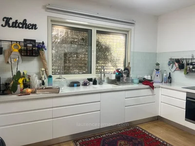 Residential quarter Ramat gan residentiel villa renovee