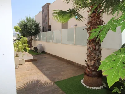 Villa 5-Schlafzimmer-Villa mit Pool und Solarium in Villamartin Orihuela