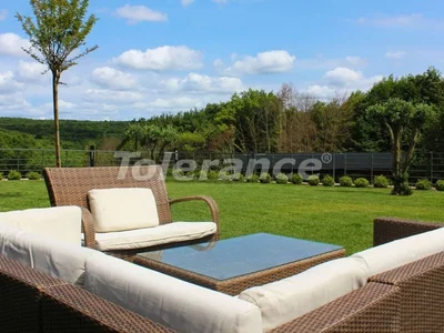 Wieś domków Luxury Villas in Beykoz, İstanbul in a complex with infrastructure and forest view