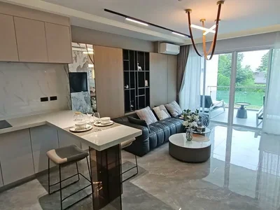 Complexe résidentiel New residential complex of apartments with private pools on the first line from the beach in Chalong, Phuket, Thailand