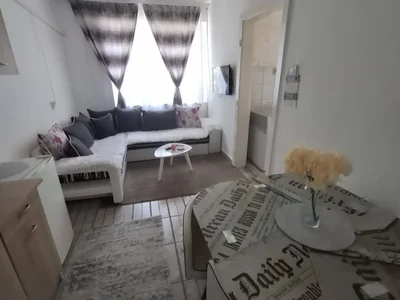 Hütte Kuća 35 m² na Izdavanje – Pobrežje, Podgorica