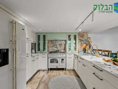 Жилой квартал Appartement avec jardin 7 pieces quartier kiryat ganim a rishon lezion