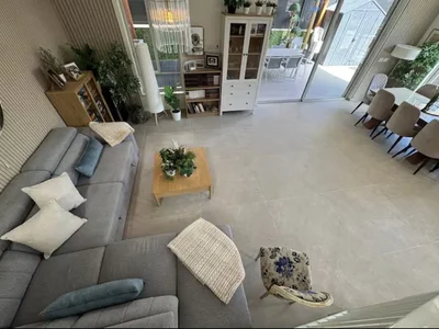 Quartier résidentiel Magnifique villa à vendre, très belles prestations, jardin avec piscine, zikhron yaakov