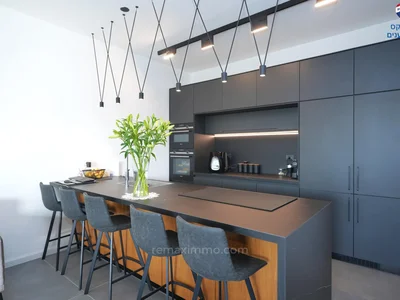 Residential quarter Un duplex de 3 pieces somptueux en bord de mer avec votre piscine privee