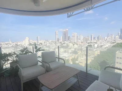 Жилой квартал Avec terrasse bel appartement bien agence dans un bel immeuble proche de la mer