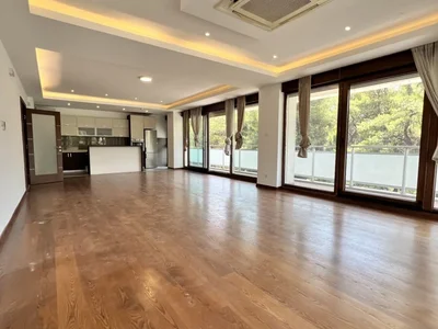 Quartier résidentiel Stan 228 m² na Izdavanje – Preko Morače, Podgorica