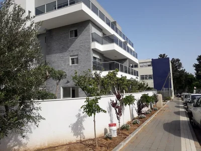 Dzielnica mieszkaniowa Opportunite dinvestissement appartement 5 pieces loue secteur nord