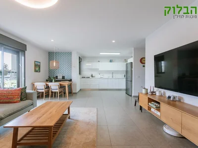 Residential quarter Vente exclusive appartement 4 pieces moderne ascenseur parking mamad mirpeset au centre ville de rishon lezion