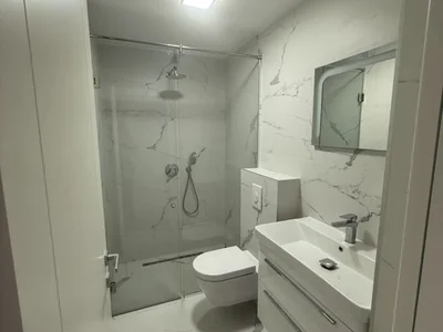 Residential quarter Izdaje se prostran trosoban stan od 130m2 u Dalmatinskoj ulici