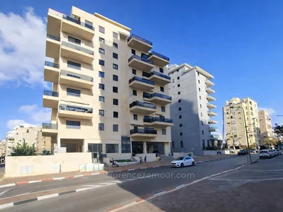 Quartier résidentiel Natanya — volume, lumière et mer à pied