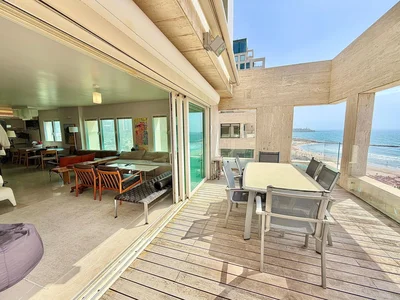 Wohnviertel Duplex penthouse face a la mer