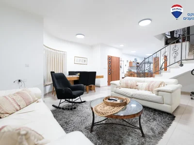 Dzielnica mieszkaniowa Une maison familiale dans le quartier residentiel prise haotsar de hadera un reve a ce prix la