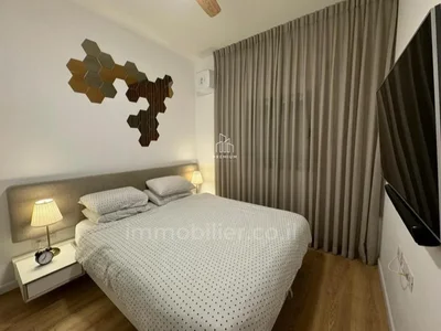 Quartier résidentiel Petit bijou design avec balcon et vue dégagée à tel aviv