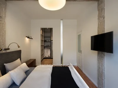 Residential quarter Magnifique 4 pieces renove immeuble renove