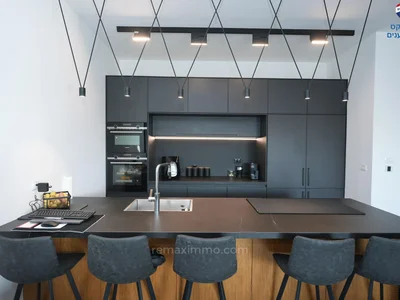 Residential quarter Un duplex de 3 pieces somptueux en bord de mer avec votre piscine privee