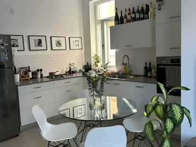 Dzielnica mieszkaniowa A vendre magnifique 3 piEces rue calme et prestigieuse A 2 minutes de la plage tel aviv