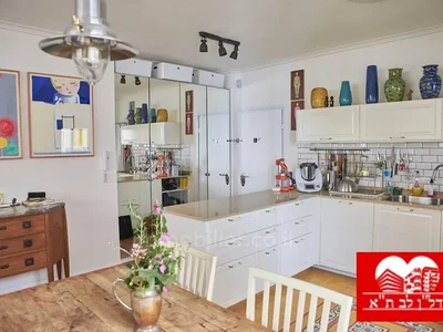 Residential quarter 4 pieces balcon renove avec ascenseur