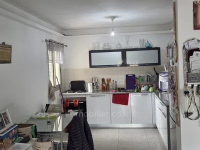 Жилой квартал Un 4 pieces recent quartier barnea tres bon etat