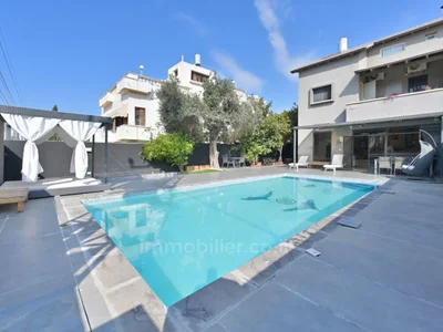Residential quarter Villa spacieuse avec piscine et jardin neve hof rishon lezion