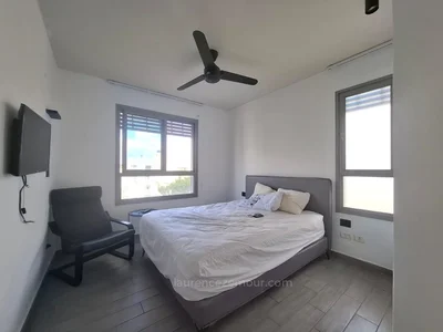 Quartier résidentiel Raanana est. immeuble recent.