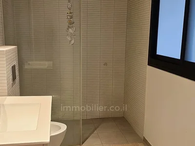 Dzielnica mieszkaniowa A vendre appartement comme neuf 3 pieces renove apres tama shlomo hamelekh tel aviv