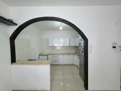 Quartier résidentiel Superbe 3 pièces rénové – quartier sud de bat yam