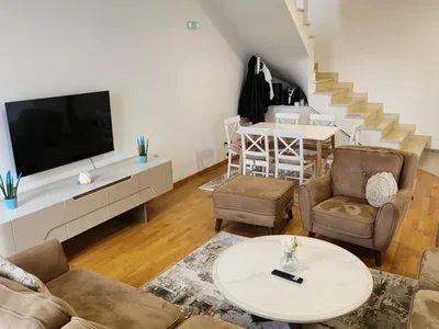 Barrio residencial Za izdavanje dupleks stan od 160m2 – Stari Aerodrom, Bulevar Josipa Broza