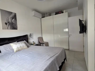 Residential quarter A vendre a bat yam spacieux 3 pieces avec mamad et balcon