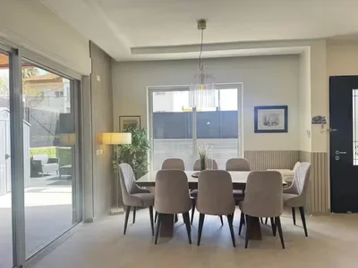 Quartier résidentiel Magnifique villa à vendre, très belles prestations, jardin avec piscine, zikhron yaakov