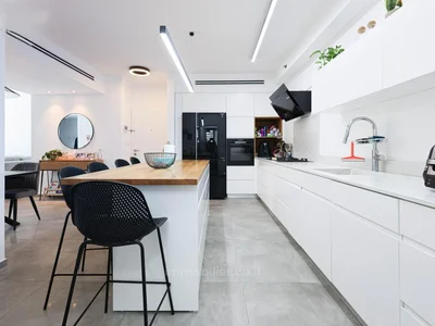 Dzielnica mieszkaniowa A vendre appartement 4 pieces a kiryat sanz rue yehuda hanassi netanya