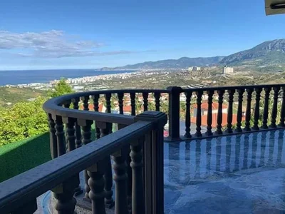 Willa Stylowa willa 4+1 z luksusowymi meblami i widokiem na morze.