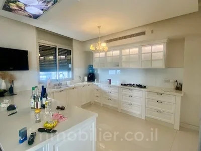 Barrio residencial Avec terrasse bel appartement bien agence bon emplacement dans un bel immeuble grand proche de la mer spacieux