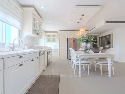 Wohnviertel Mini penthouse 5 pieces face a la mer immeuble boutique