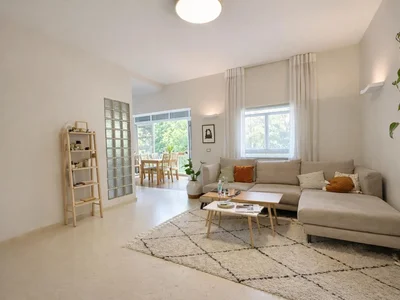 Residential quarter Dans immeuble rEnovE appartement 3 piEces en trEs bon Etat avec miklat
